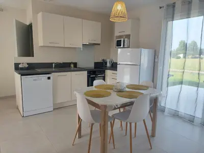 Cuisine ou kitchenette dans l'établissement Clair de Lune