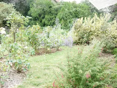 Jardin de l'établissement Clos Fleuri : Amboise Home with Amazing Gardens