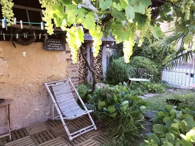 Jardin de l'établissement Le Jardin Yuccas - Cosy cottage in the Loir& Loire Valleys