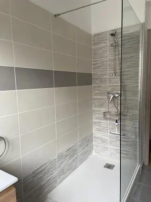 Salle de bains dans l'établissement Le Cosy