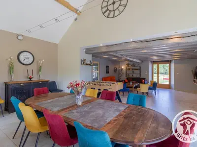 Coin salon dans l'établissement Gîte familial avec piscine privée, proche d'Angers et du Zoo de La Flèche - FR-1-622-65