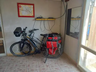 Vélo sur le terrain de l'établissement VELOFT ou dans les environs