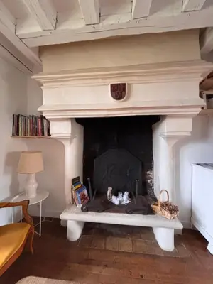 Bibliothèque dans la maison de vacances