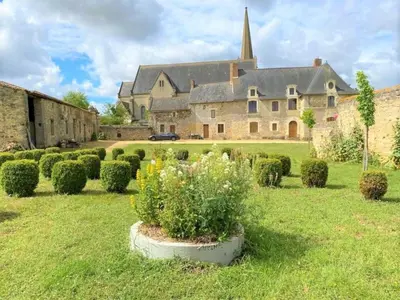 Jardin de l'établissement Évasion Romantique au Prieuré avec Jardin en Anjou, Petit-Déjeuner Inclus - FR-1-622-63