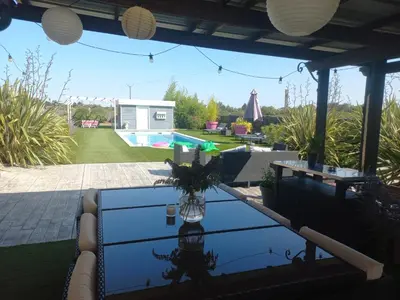 Piscine de l'établissement Chambre indépendante piscine en saison petit déjeuner inclus ou située à proximité
