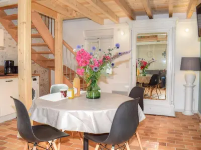 Coin salon dans l'établissement Gîte tout inclus à Joué-lès-Tours avec grand jardin, proche châteaux et nature - FR-1-381-545