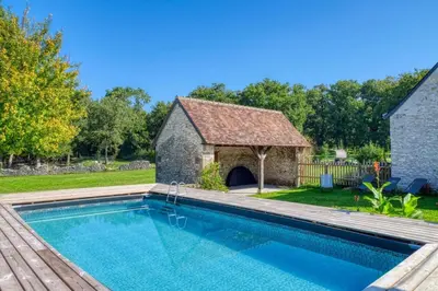 Piscine de l'établissement Domaine Le Pineau Private Pool & Nordic Jacuzzi Loire Valley ou située à proximité