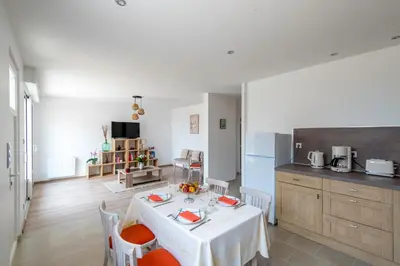 Cuisine ou kitchenette dans l'établissement Logis de la Perruche - Maison avec terrasses
