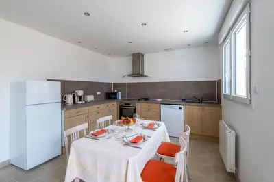 Cuisine ou kitchenette dans l'établissement Logis de la Perruche - Maison avec terrasses