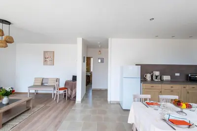 Cuisine ou kitchenette dans l'établissement Logis de la Perruche - Maison avec terrasses