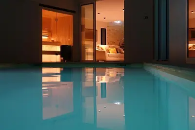 Piscine de l'établissement La Villa des Lys ou située à proximité