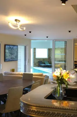 Piscine de l'établissement La Villa des Lys ou située à proximité