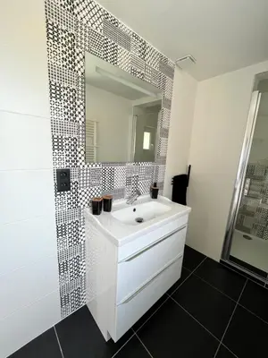 Salle de bains dans l'établissement Gîte Au Coeur d’Azay