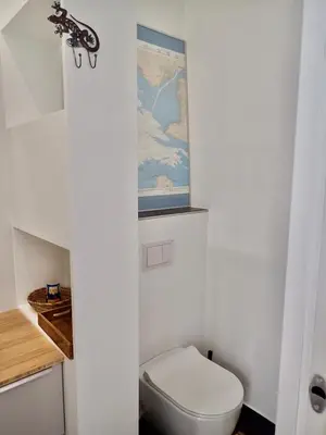 Salle de bains dans l'établissement Appartement tempéré avec terrasse