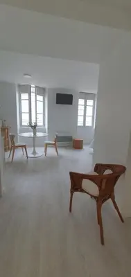 Télévision ou salle de divertissement dans l'établissement Agréable studio
