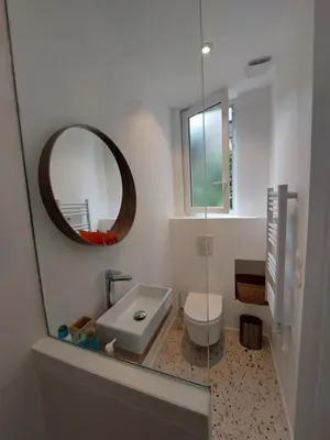 Salle de bains dans l'établissement BULLE DE MIEL