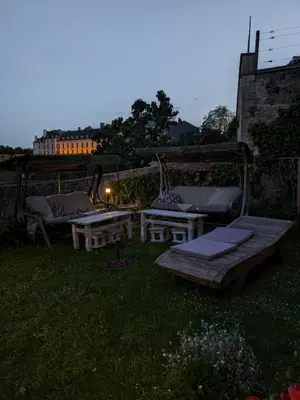 Jardin de l'établissement Les chambres du vieux quartier