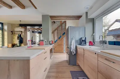 Cuisine ou kitchenette dans l'établissement Maison des Sources Touraine -SPA-
