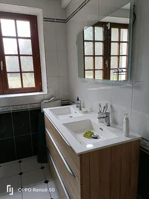 Salle de bains dans l'établissement ESCAPADE BELINOISE