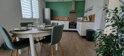 Cuisine ou kitchenette dans l'établissement Gîte Du Bas Bagneux, 7 kms du Zoo de Beauval - parking gratuit