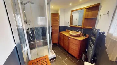 Salle de bains dans l'établissement Maison 4 chambres coup de cœur