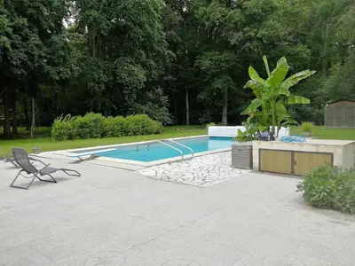 Piscine de l'établissement Gite de la fontaine Bondrée ou située à proximité