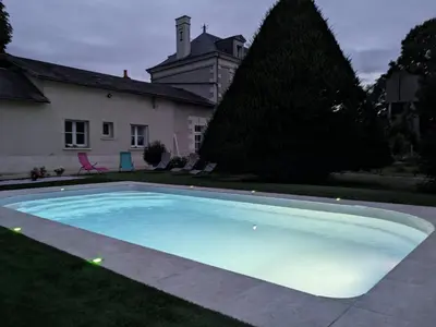 Piscine de l'établissement Le Gîte des Marronniers - location 3* avec piscine ou située à proximité
