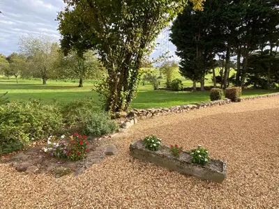 Jardin de l'établissement Maison de Campagne avec Piscine, Vallée de la Loire