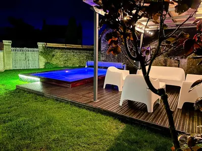 Piscine de l'établissement Gites-domainedupin, gîte de la Closerie ou située à proximité