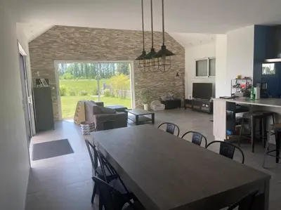 Cuisine ou kitchenette dans l'établissement Maison au calme
