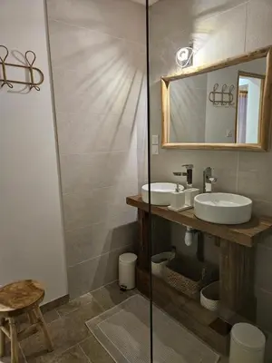 Salle de bains dans l'établissement Gite le Montinho
