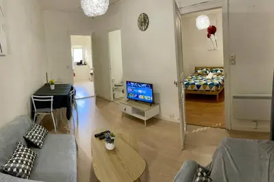 Télévision ou salle de divertissement dans l'établissement Apartment T2 Le Mans TGV Station