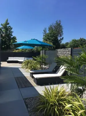 Piscine de l'établissement chambre d'hote dans villa avec piscine ou située à proximité