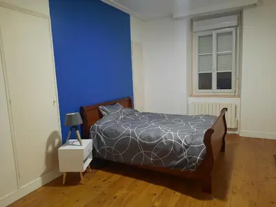 Un ou plusieurs lits dans un hébergement de l'établissement Maison centre Connerré - Proche 24h - 11 pers - 4 chambres