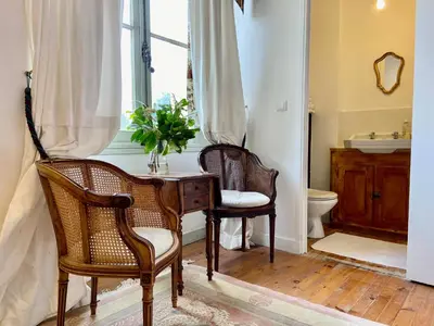 Coin salon dans l'établissement Chateau la Bainerie