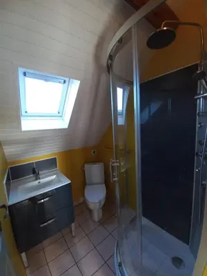 Salle de bains dans l'établissement Le moulin neuf