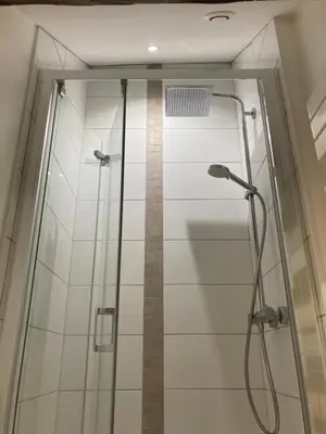 Salle de bains dans l'établissement Un séjour royal au calme