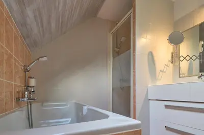 Salle de bains dans l'établissement Le Haut Bois - à 5min du Zoo et centre-ville