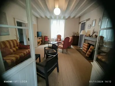 Coin salon dans l'établissement Gîte de la vallée à Courdemanche Sarthe
