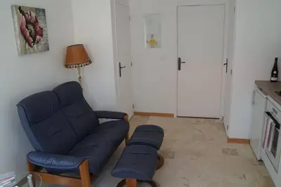Coin salon dans l'établissement Gîte Pétronille - pied à terre dans le saumurois