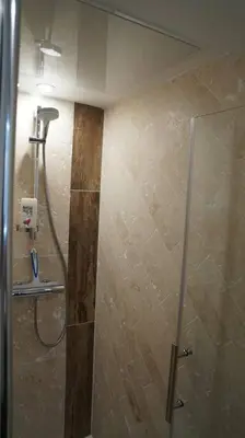 Salle de bains dans l'établissement Gîte Pétronille - pied à terre dans le saumurois