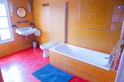 Salle de bains dans l'établissement Les Chambres Panda