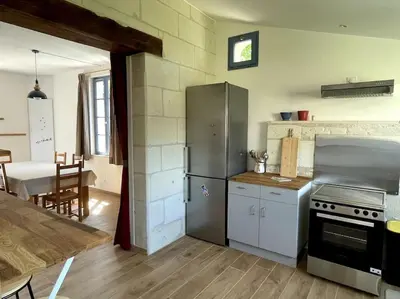 Cuisine ou kitchenette dans l'établissement Chez Juliette - Maison et jardin - bord de Loire à Saumur