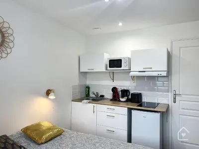 Cuisine ou kitchenette dans l'établissement Les studios d'Elina - Entrée autonome
