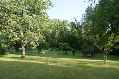 Jardin de l'établissement Chambre d'hôte Moulin de l'Aumonier