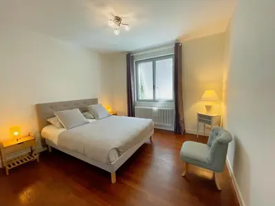 Un ou plusieurs lits dans un hébergement de l'établissement Gîte lumineux au cœur de Touraine, parking privé, Wi-Fi, 3 chambres - FR-1-381-539