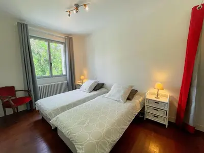 Un ou plusieurs lits dans un hébergement de l'établissement Gîte lumineux au cœur de Touraine, parking privé, Wi-Fi, 3 chambres - FR-1-381-539