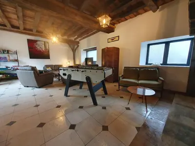 Coin salon dans l'établissement de la salle gite 8 personnes à la campagne avec jacuzzi 4 chambres 3 WC