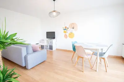 Télévision ou salle de divertissement dans l'établissement Pastel colors - Tours