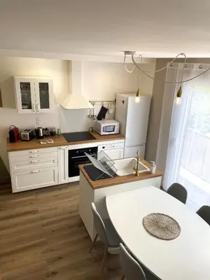 Cuisine ou kitchenette dans l'établissement Gîte D'à Côté, 5 mn du Zoo de Beauval